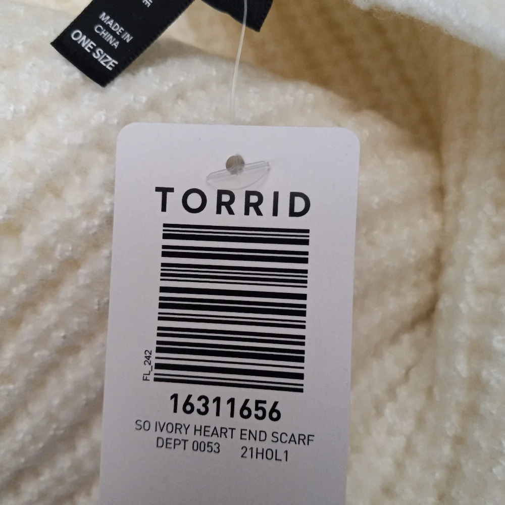 Torrid Ivory Knit Red Heart Fringe Blanket Scarf
